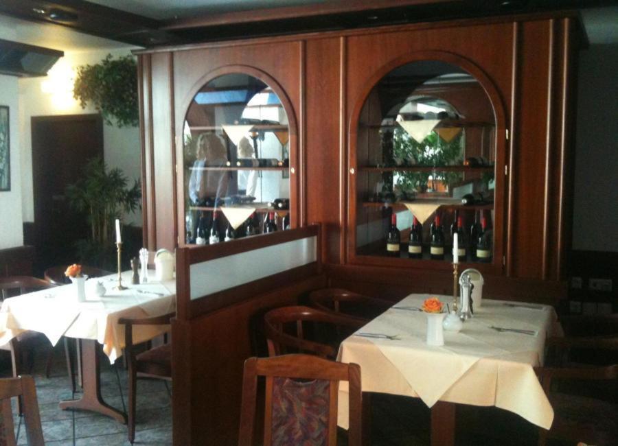 Hotel Daun Castrop-Rauxel Bagian luar foto